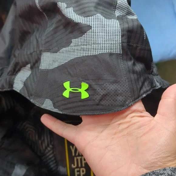 Under Armour Youth‎ Jacket. Youth XS. EUC - Picture 8 of 8